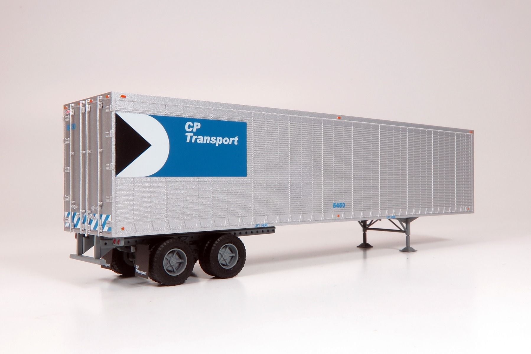 HO 45ft Trailmobile Trailer: CP Transport #5473
