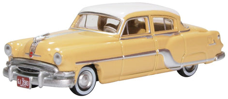 1:87 1954 Pontiac Chieftain 4 Door: Winter White/Maize Yellow