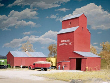 HO Farmers Cooperative Rural Grain Elevator -- Kit
