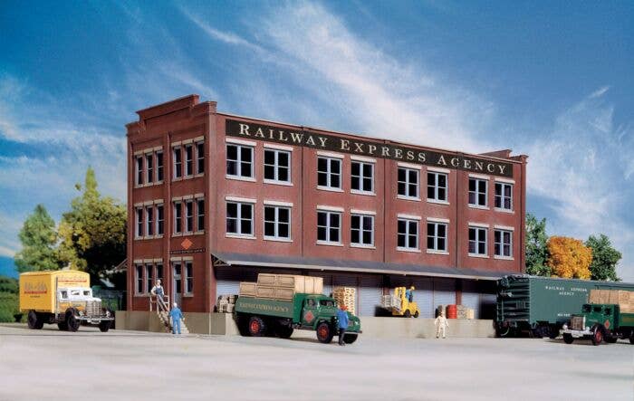 HO Railway Express Agency (REA) Transfer Building -- Kit