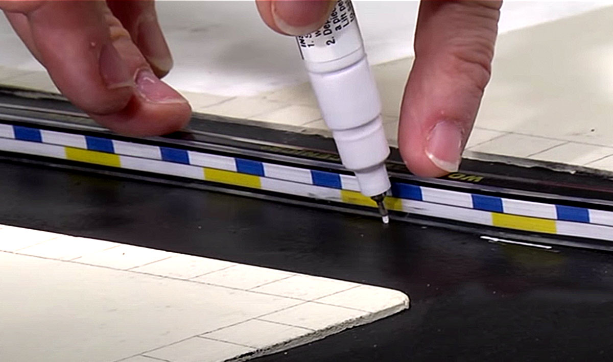 Road Striping Pen: White